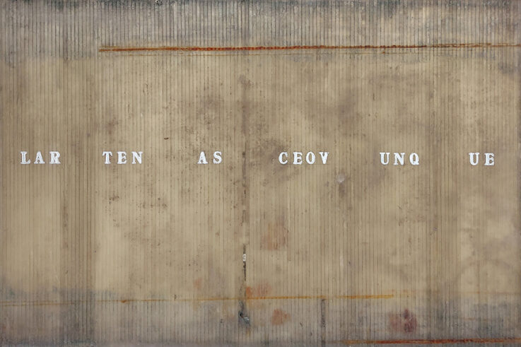 Artwork; Alfredo Rapetti Mogol; Writing on PVC; L'arte nasce ovunque; Scomposition of words; Art born everywhere